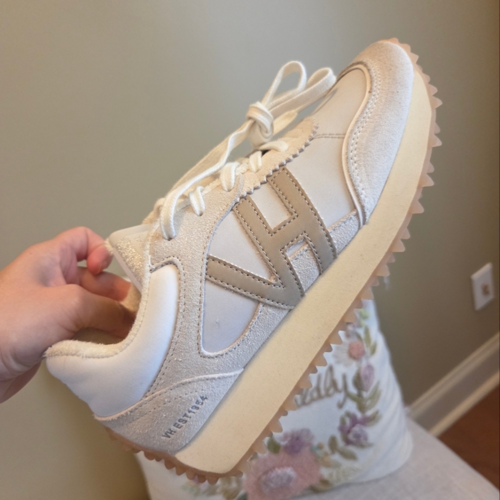 VINTAGE HAVANA SNEAKER | tan/cream, white, Gum Drop Bottom, Size 7
